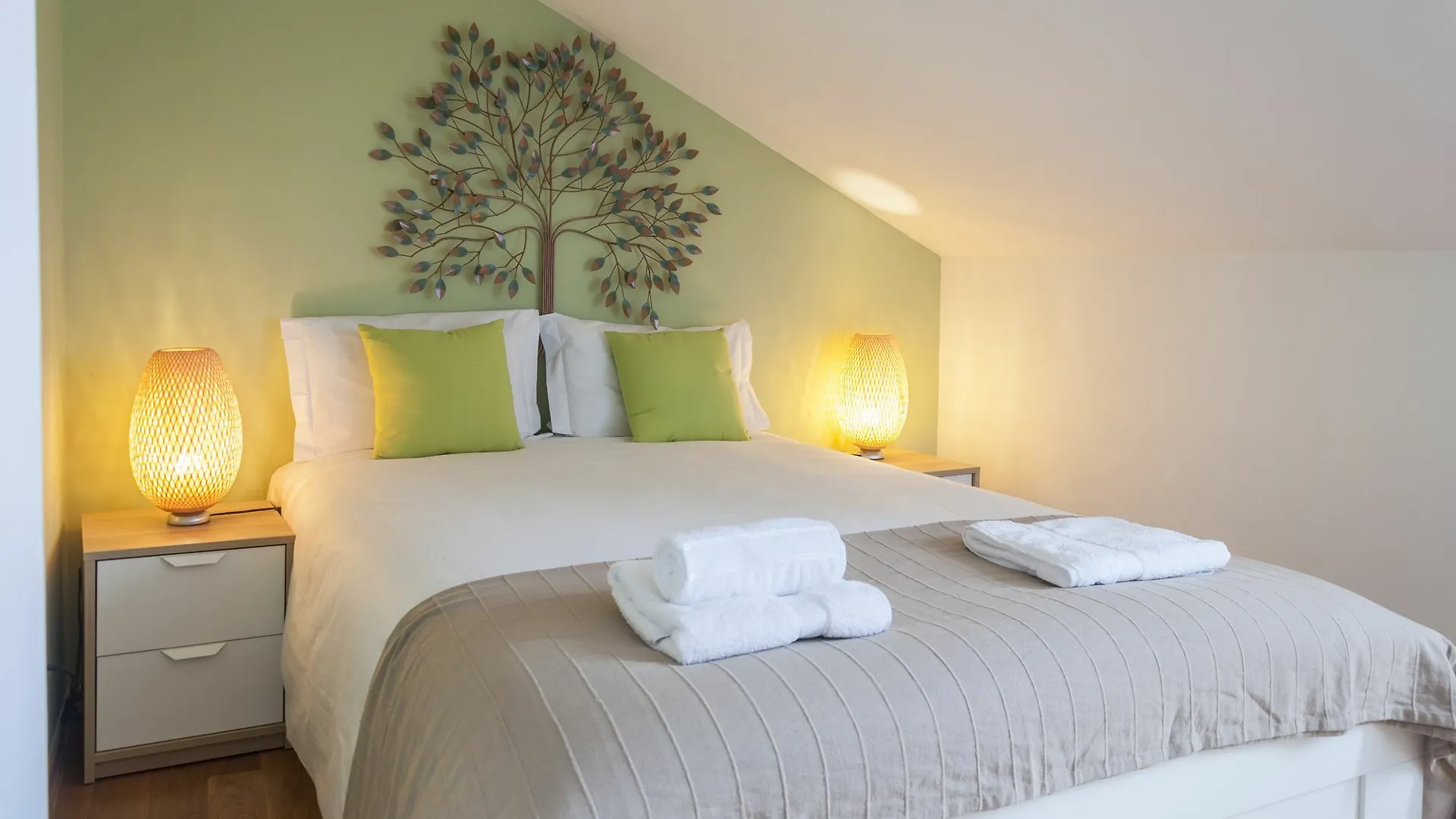 Contemporary By Apartments Alfama Lisbon