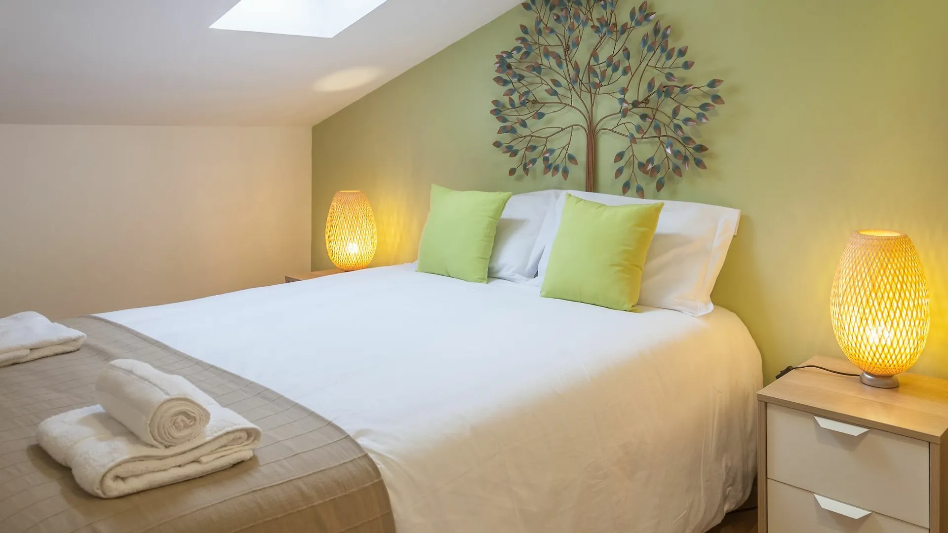 Contemporary By Apartments Alfama Lisbon
